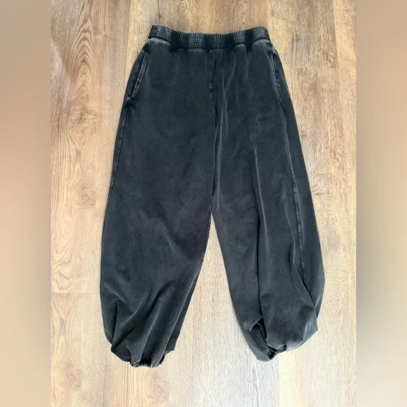 Free People FP Movement Hot Shot Pants - Picture 2 of 5